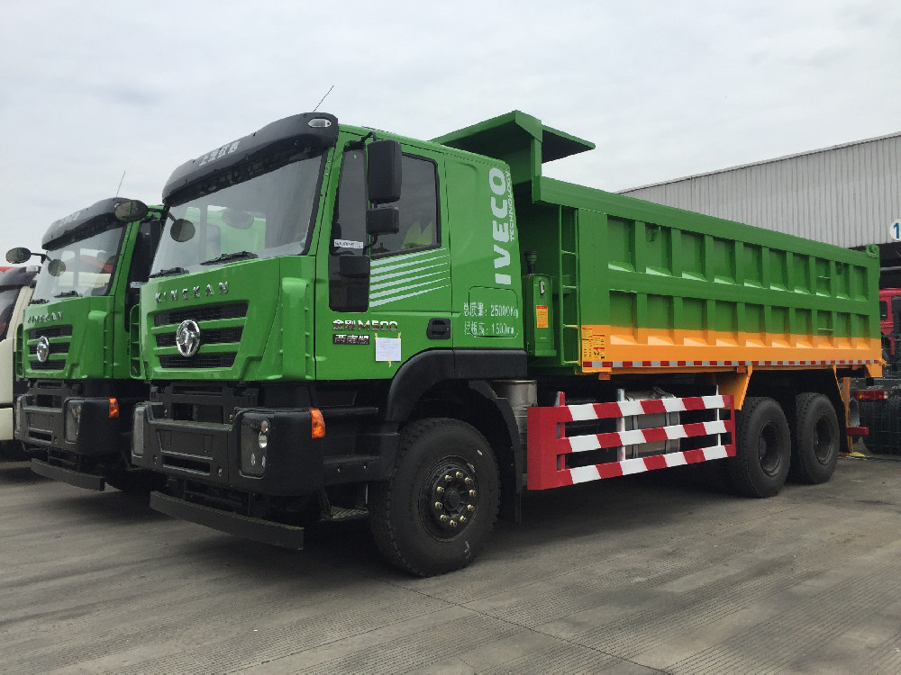 紅巖金剛自卸車